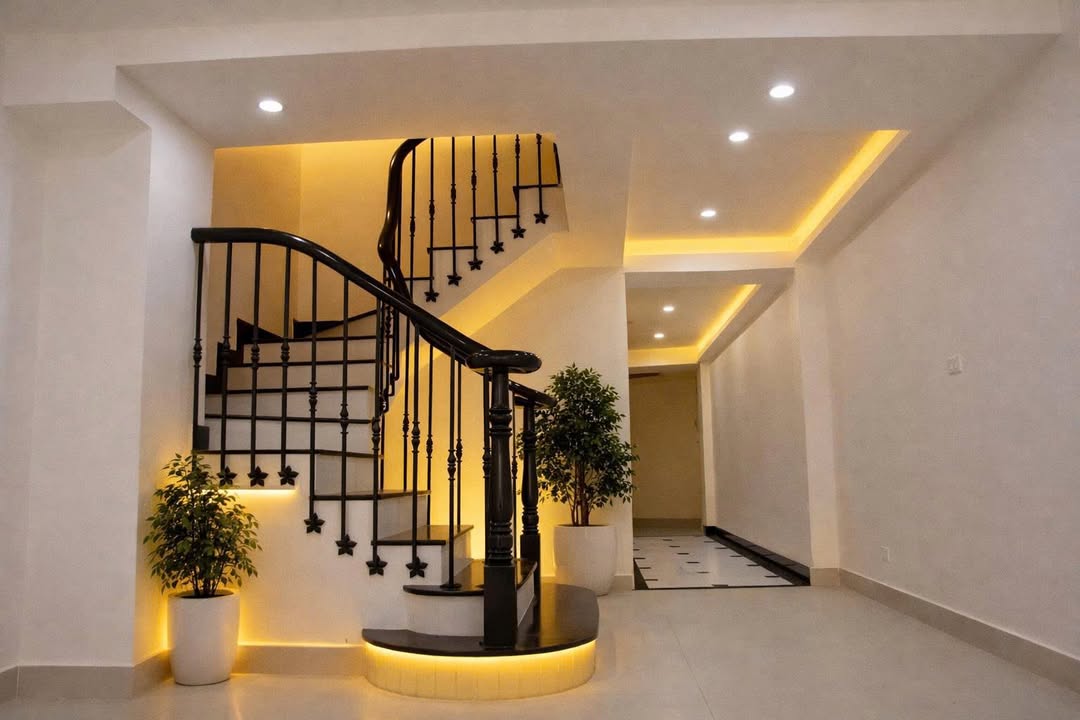 Cho thuê nhà mặt tiền Lê Văn Hưu, Hai Bà Trưng - 85tr/tháng