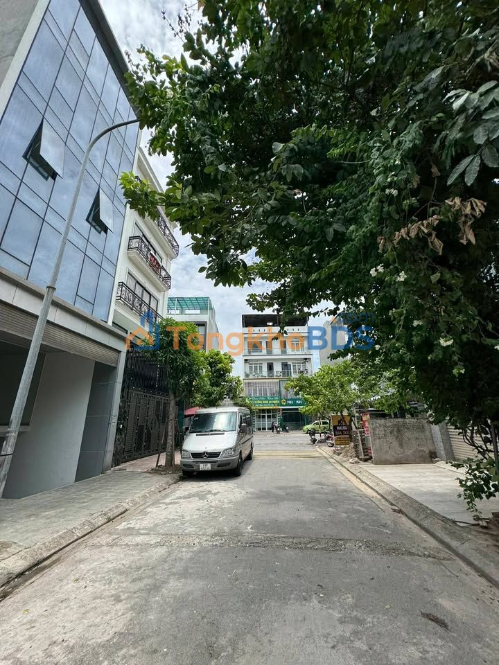 Cho thuê Tòa nhà văn phòng 7 tầng thang máy, Phúc Lợi, Long Biên - 90m²