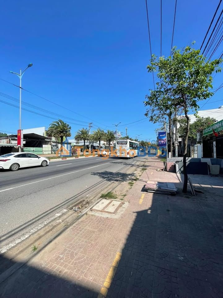 Nhà Mặt Tiền Tây Sơn, Bình Định - 110m² Ngang 5.9m - Giá 3 Tỷ