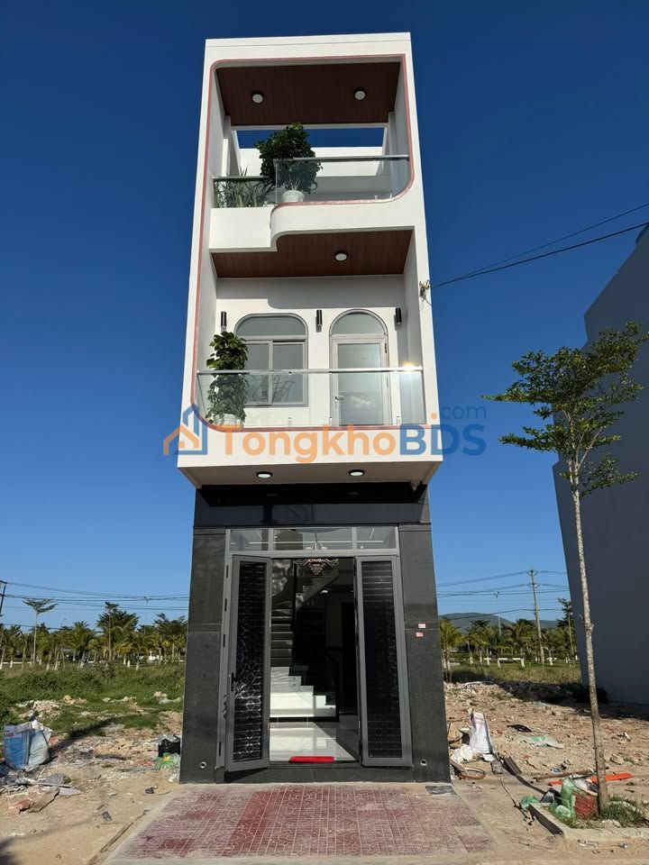 Nhà 3 Tầng Lệch Mê Đẹp, 44.2m² Mặt Tiền ĐS8 Hà Thanh, Quy Nhơn - 3.85 Tỷ
