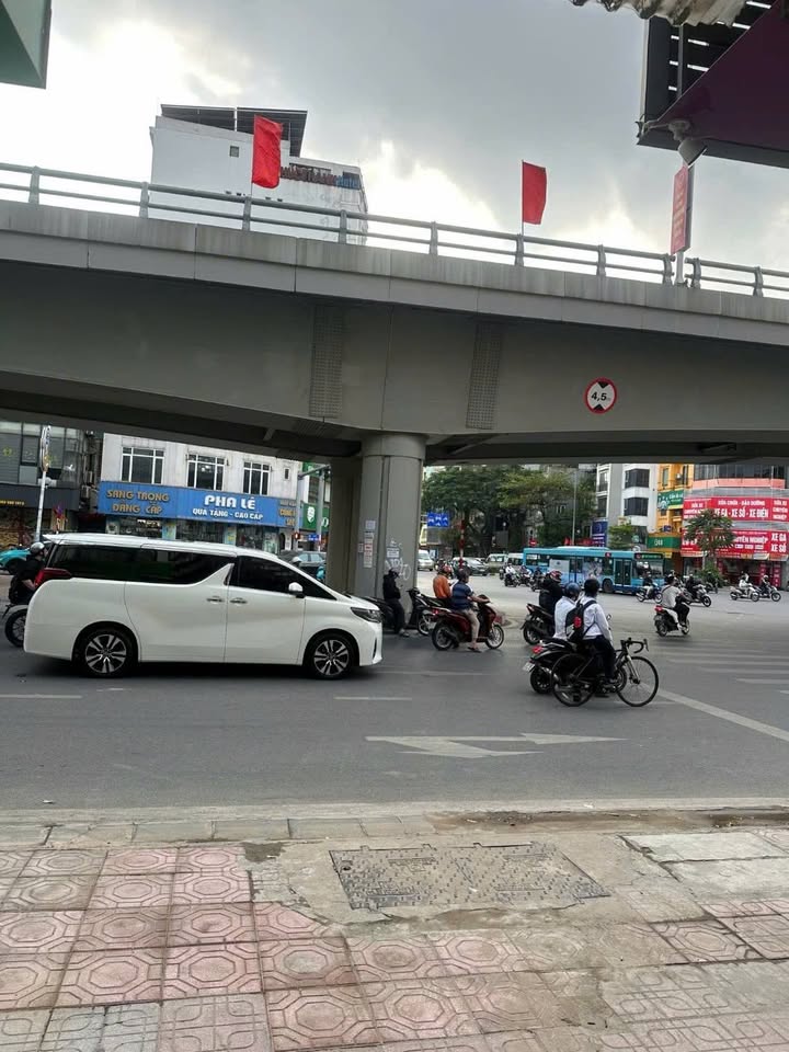 Nhà Hồng Tiến 47m² - 5 Tầng - Gần Phố Cổ Long Biên - 1x Tỷ