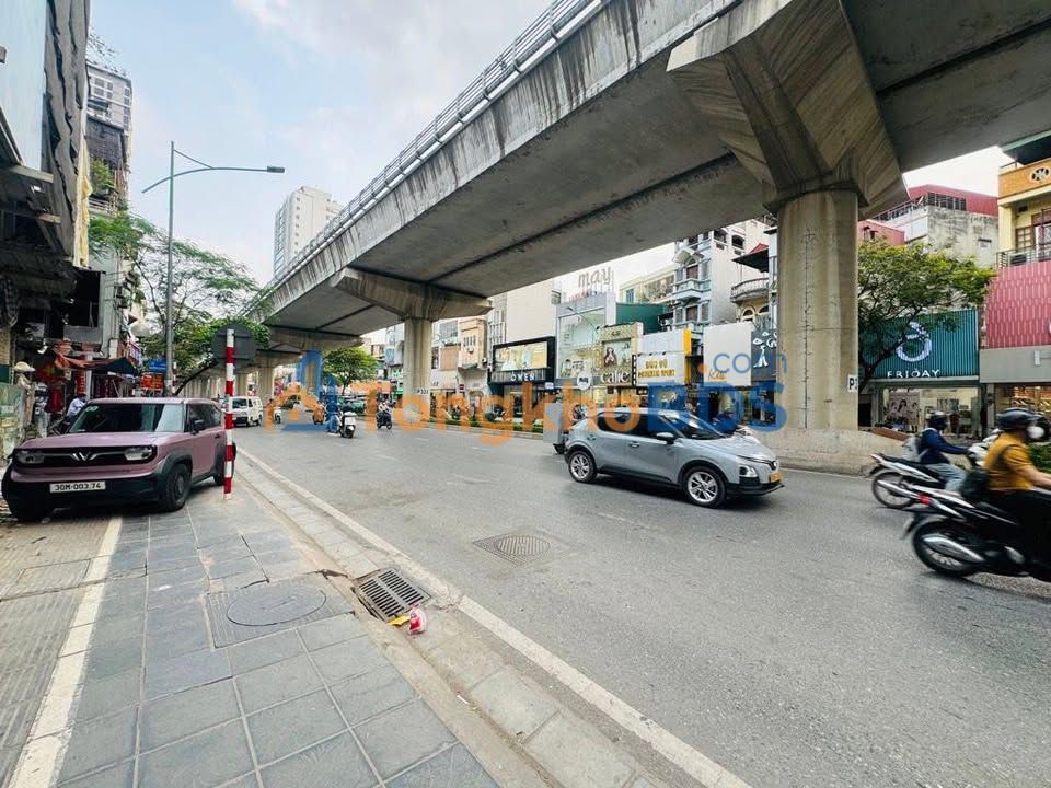 Nhà mặt phố Cầu Giấy 46m² - Kinh doanh đỉnh cao - Tặng nhà 5 tầng mới