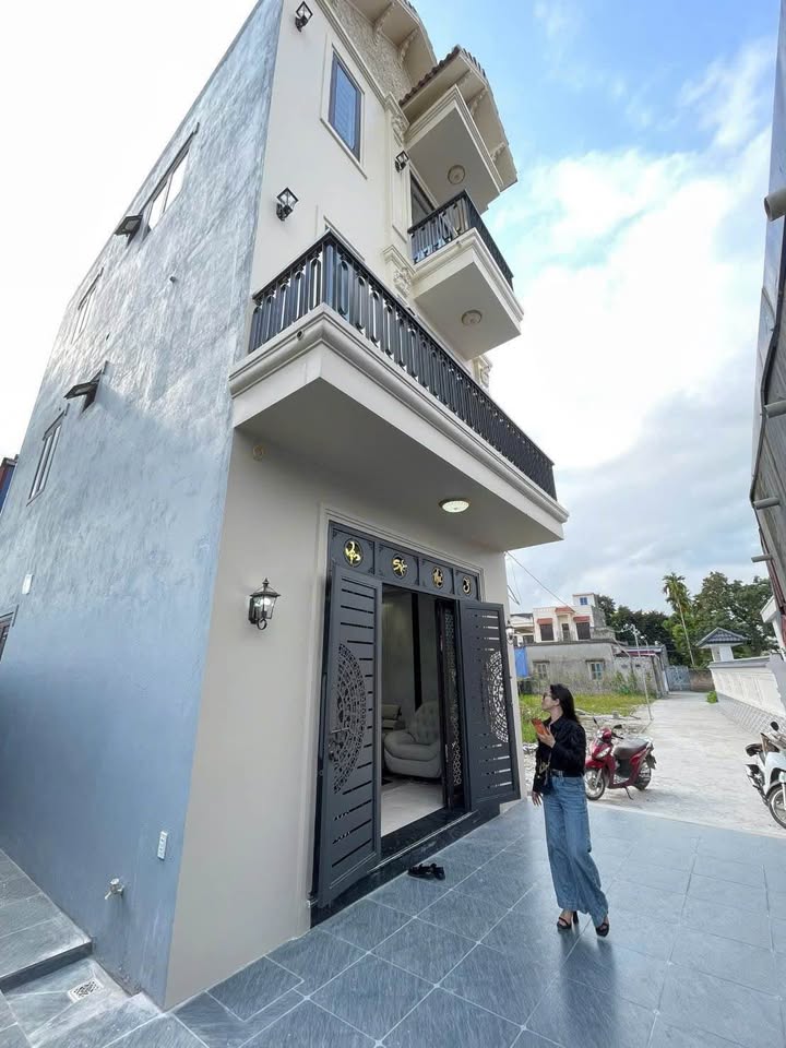 Nhà 3 Tầng Tân Cổ Điển 50m² Sổ Đỏ Chính Chủ - Hải Phòng