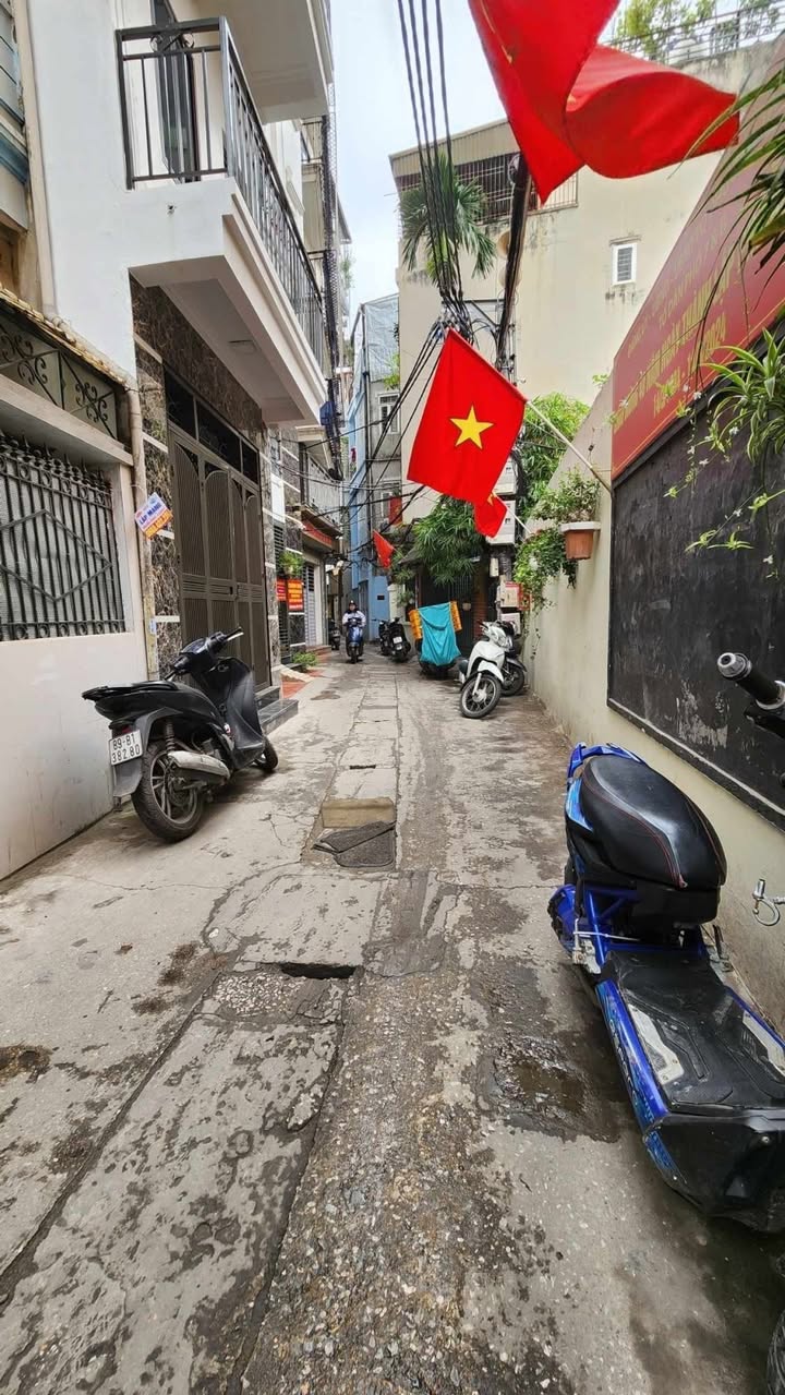 Nhà 31m² Tân Mai, Hoàng Mai - 4PN, Sổ đỏ chính chủ, Giá 4.95 tỷ