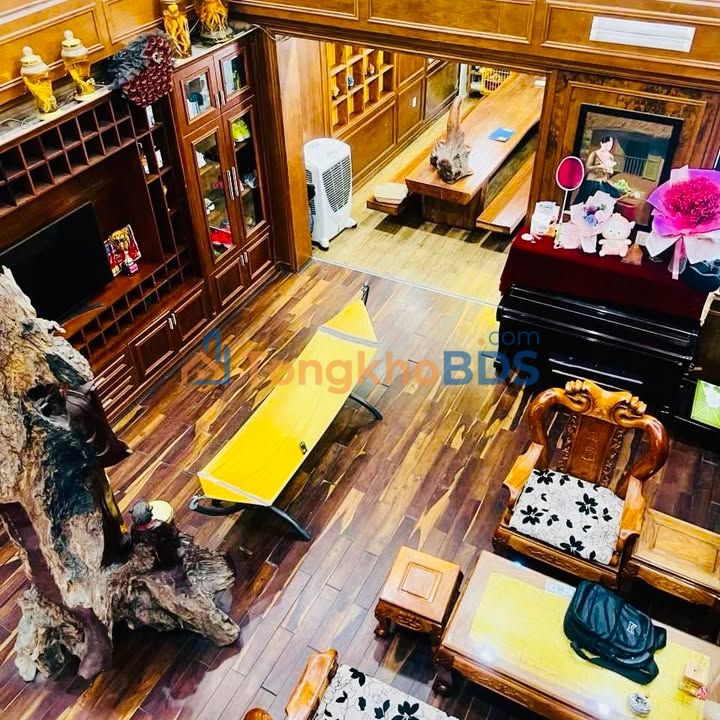 Biệt thự gỗ 3 tầng mặt tiền Lê Đại Hành, Đà Nẵng - 151m², 15.X Tỷ