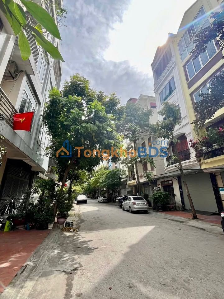 Nhà Ngô Thì Nhậm 35m² 5 tầng - Ô tô tránh, full nội thất - 7 tỷ