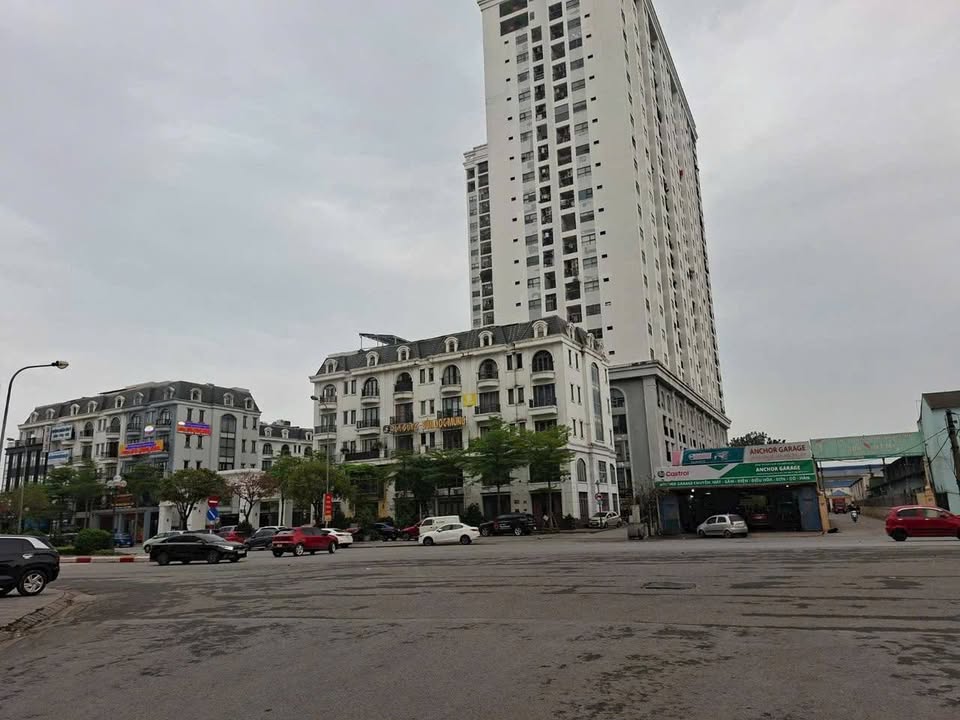 Đất Vàng Sài Đồng Long Biên 180m² - Mặt Tiền 8.5m, Sổ Đỏ, Giá 47.7 Tỷ