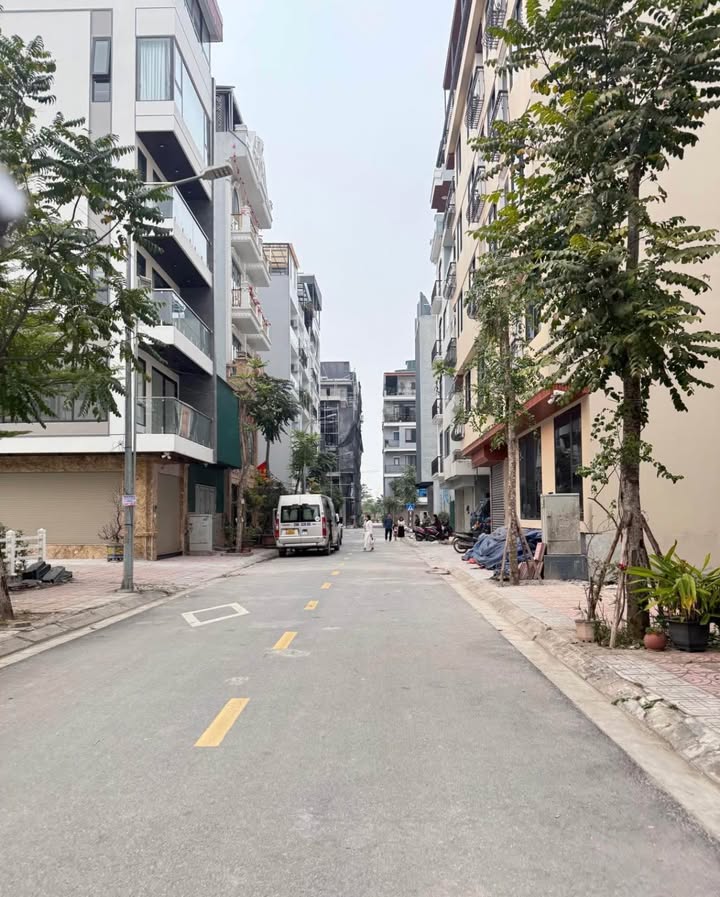 Đất nền Việt Hưng Long Biên 84m² - Sổ đỏ sẵn sàng, ô tô tránh