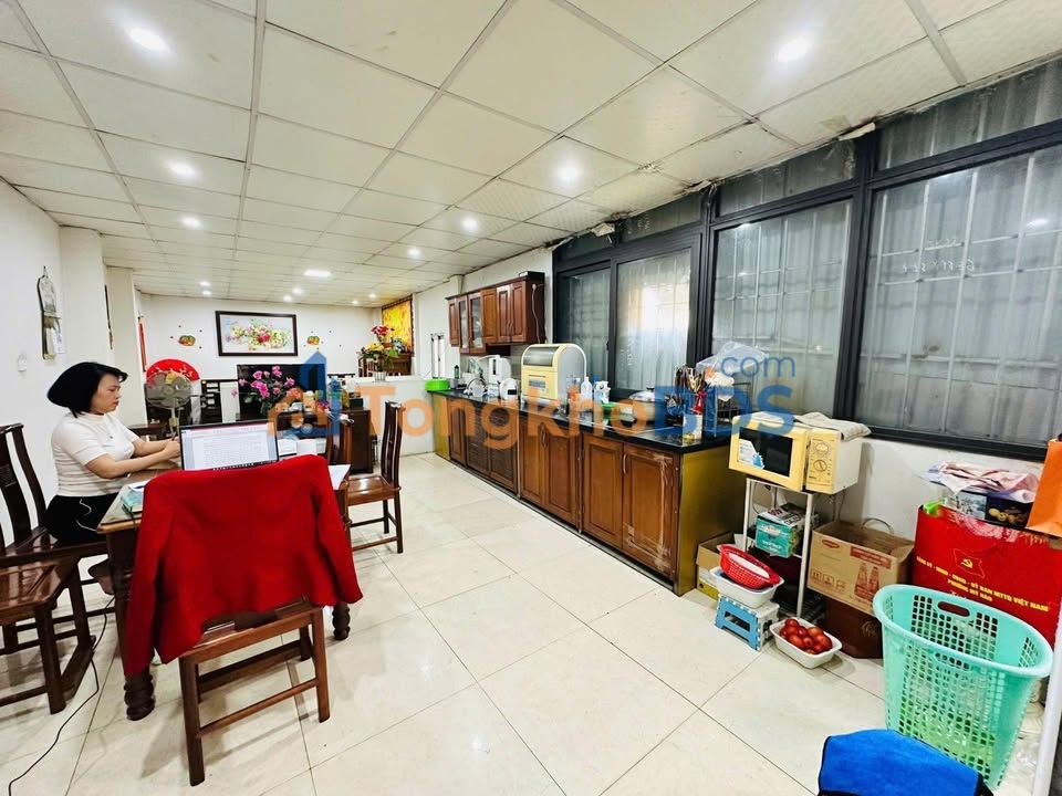 Nhà Mặt Phố Hoàng Cầu 52m² - Kinh Doanh Sầm Uất, 4 Tầng - 11.6 Tỷ