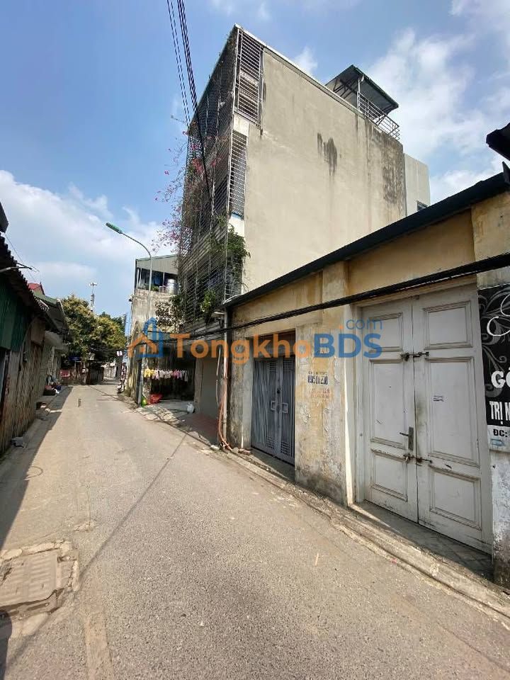 Nhà Cấp 4 Kinh Doanh 31m² P. Long Biên - Sổ Đỏ Sẵn Sàng