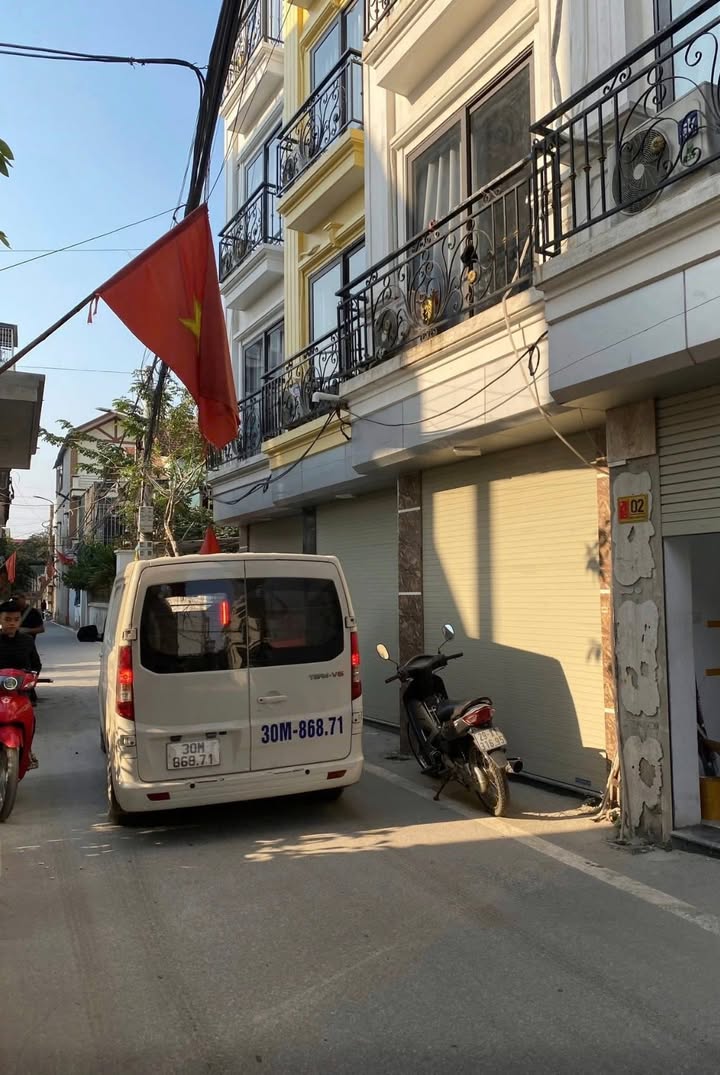 Bán Gấp Nhà Minh Khai 38m² - Ô Tô Đỗ Cổng - Giá Cắt Lỗ Chỉ 4.3 Tỷ