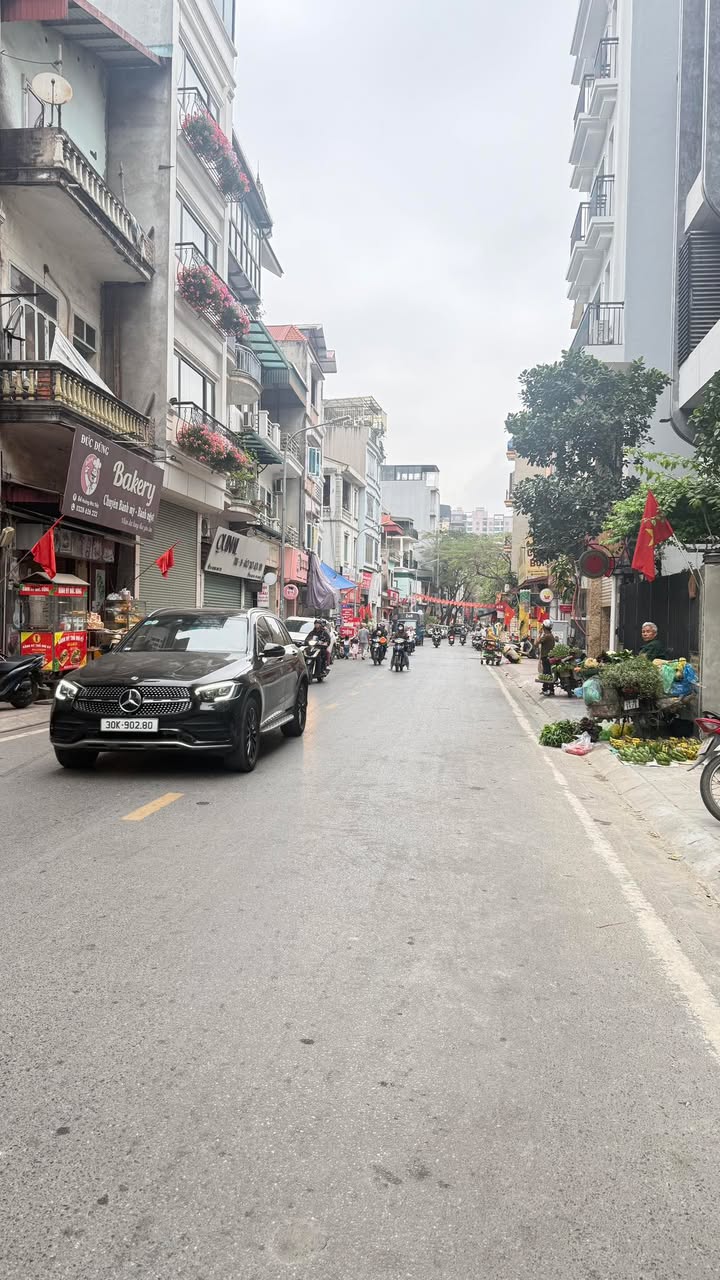 Bán Nhà Mặt Phố Hoàng Như Tiếp, Long Biên 83m² - Kinh Doanh Đỉnh Cao, Sổ Đỏ Sẵn Sàng