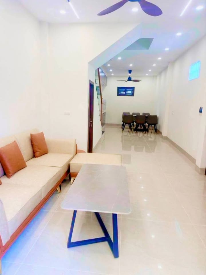 Nhà 51m² Sài Đồng, Long Biên - 4PN, View Hồ, 8 Tỷ - Lối Sống Đẳng Cấp