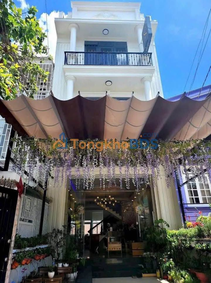 Bán Khách Sạn 12PN Mặt Tiền Đà Lạt - Kinh Doanh Đỉnh Cao