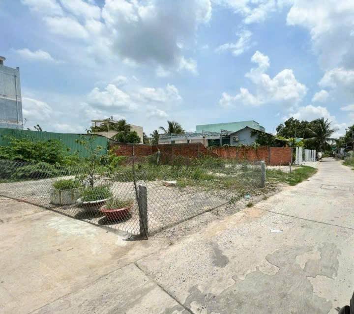 Bán Nền Góc 2 Mặt Tiền Trần Hưng Đạo, Long Xuyên - 76m², 1 Tỷ