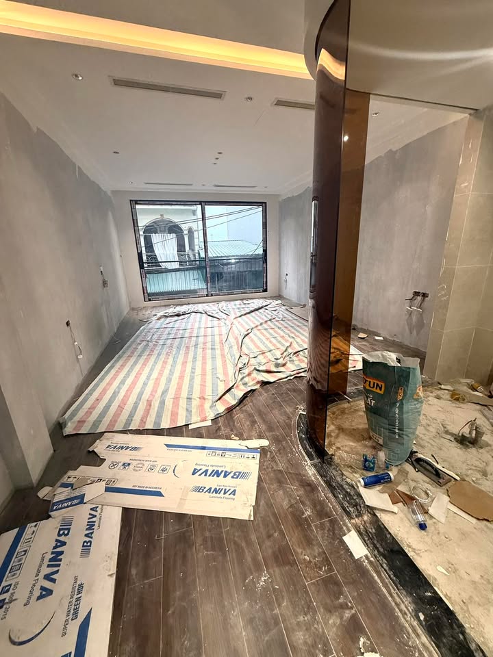 Nhà Phố 7 Tầng Kinh Doanh Mặt Tiền 4.4m, 55m² - Tân Thuỵ, Long Biên