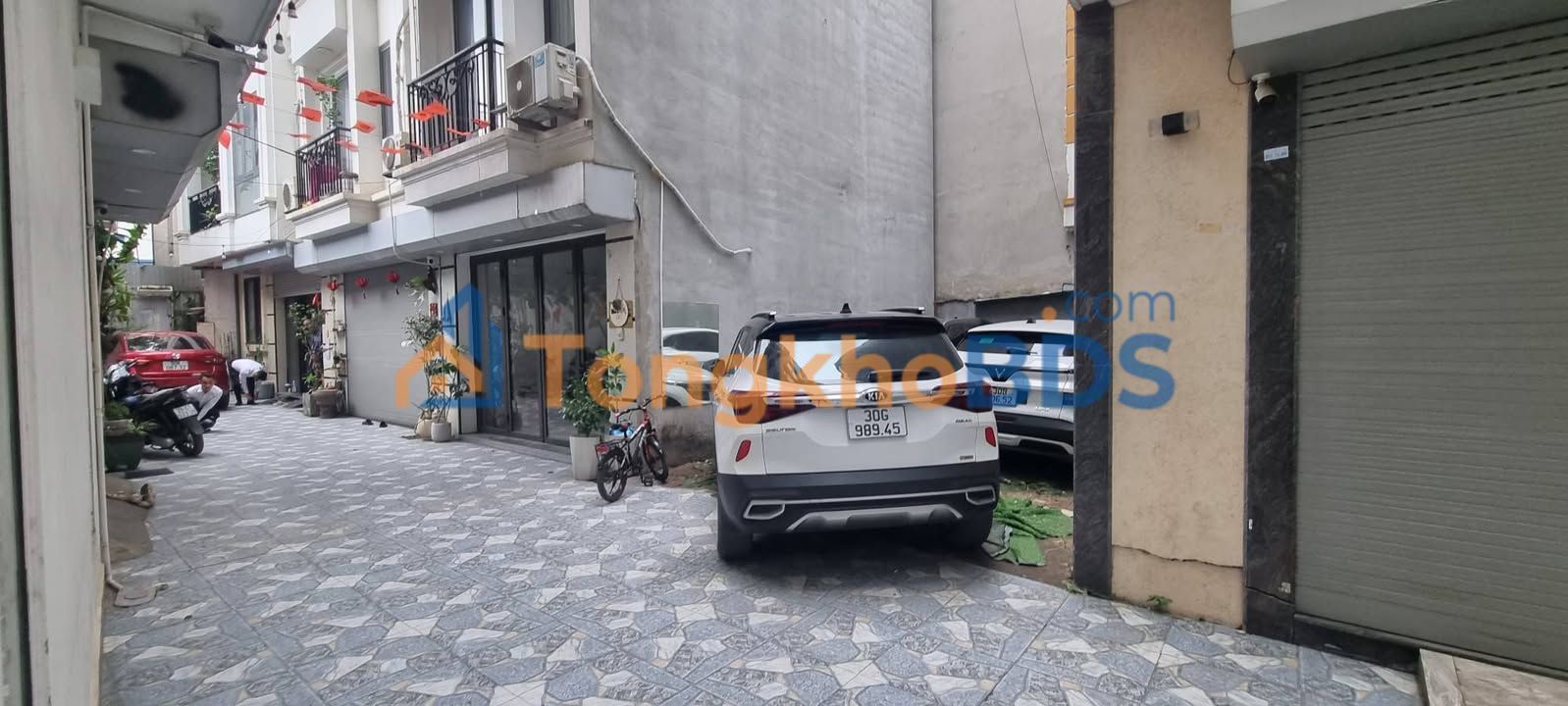 Đất Long Biên - Ô tô tránh, 33m² vuông đẹp, giá 7.8 tỷ