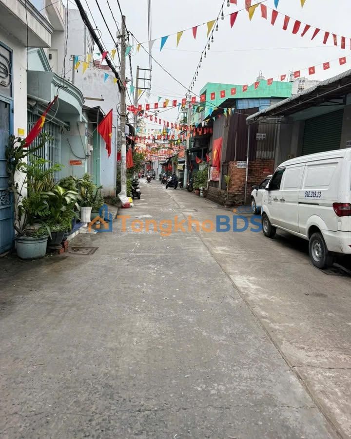 Nhà 70m² Cấp 4 Gần AEON Tân Phú, 4 Tỷ - Tiện Xây Mới