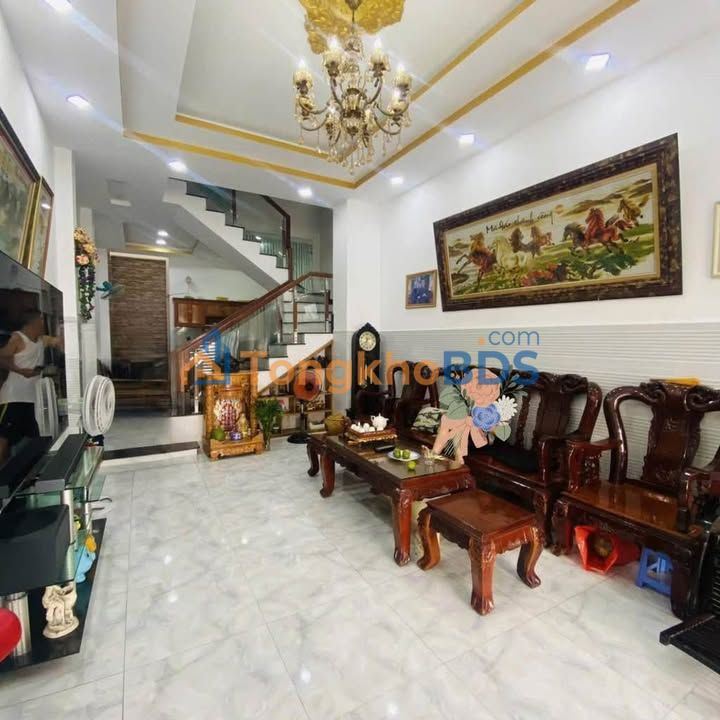 Nhà Cần Bán Gấp: 64m² Đường Hòa Bình, Bình Tân - 4PN, Sổ Hồng