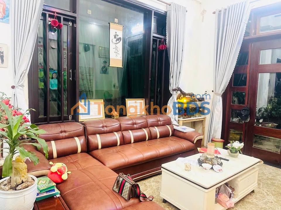 Nhà 2 Tầng Ngô Thế Vinh, Huế 244m² - Giá 4 Tỷ - Sẵn Sàng An Cư