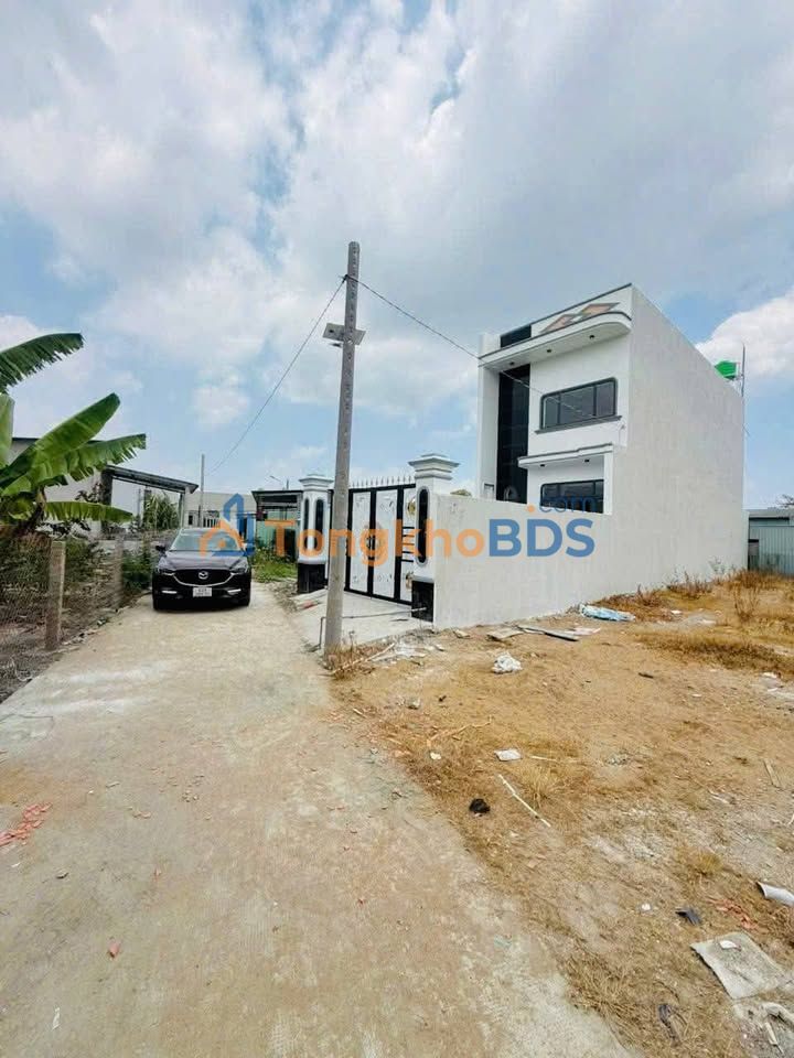 Nhà Mỹ Lộc, Cần Giuộc - 105m² Sổ Hồng Hoàn Công, Ô tô Đậu Cửa