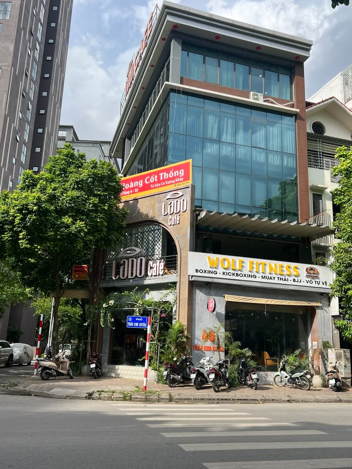 Cho thuê nhà mặt tiền 8m view Hồ Hoàng Cầu, Đống Đa - 80m² x 5 tầng, giá 70tr/th