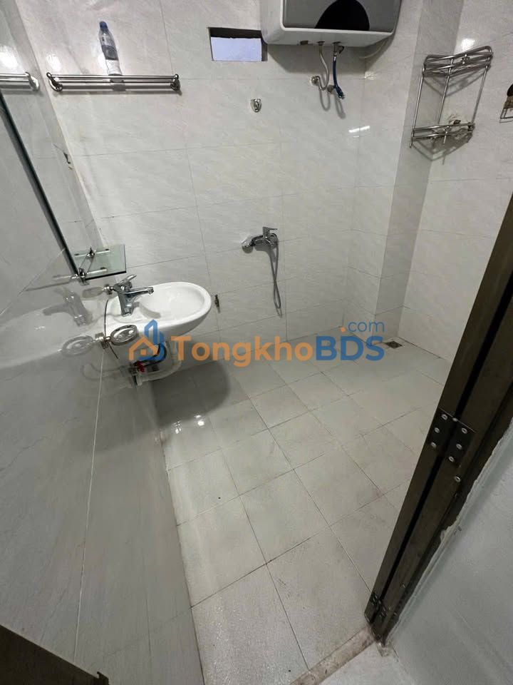 Cho thuê nhà 5 tầng, 100m² ngõ 306 Tây Sơn, Đống Đa - Giá 10.5 triệu