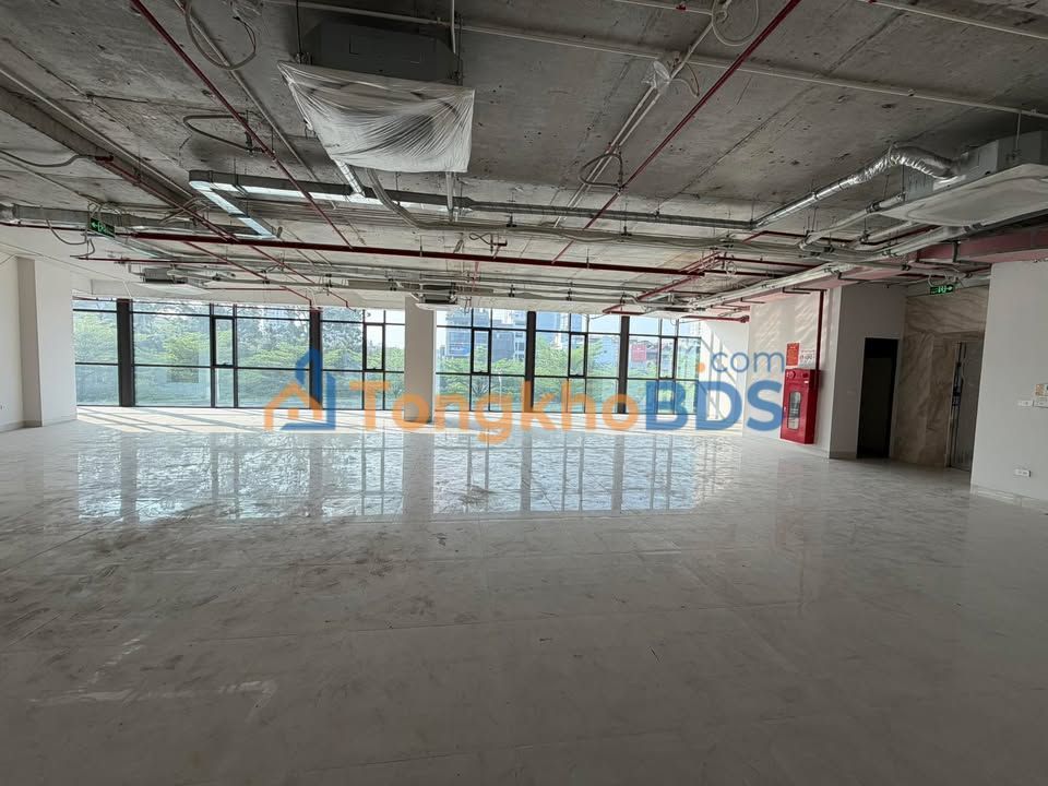 Cho thuê mặt bằng kinh doanh đường Láng, 300m², mặt tiền 22m - Giá 70tr/sàn