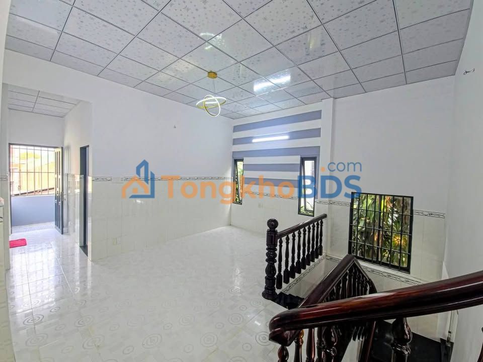 Nhà 2 Tầng Đẹp 80m² Đông Nam, Sổ Hồng Riêng - Gần GX Lộ Đức, Biên Hòa