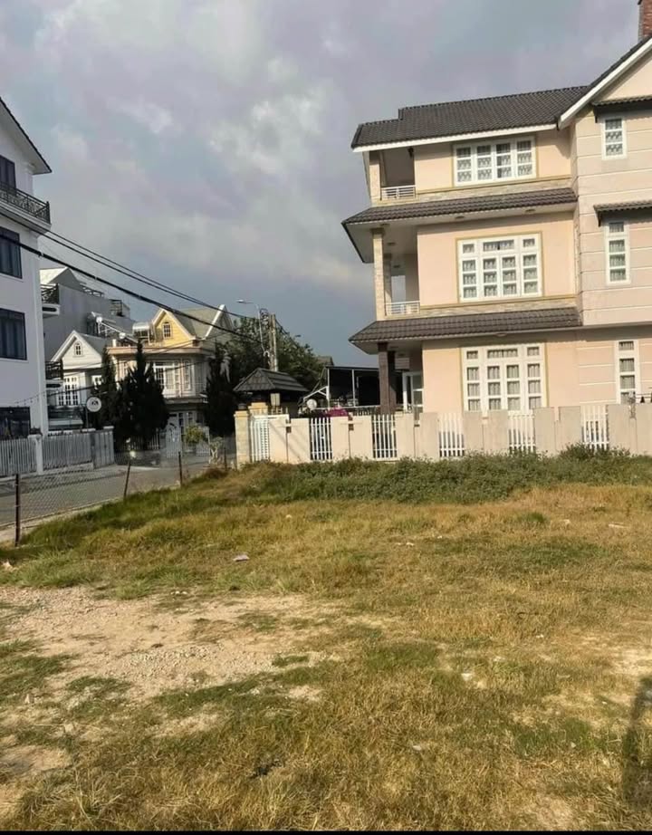 Đất Vàng Đà Lạt 200m² - Sổ Riêng Xây Dựng - Giá 10.5 Tỷ