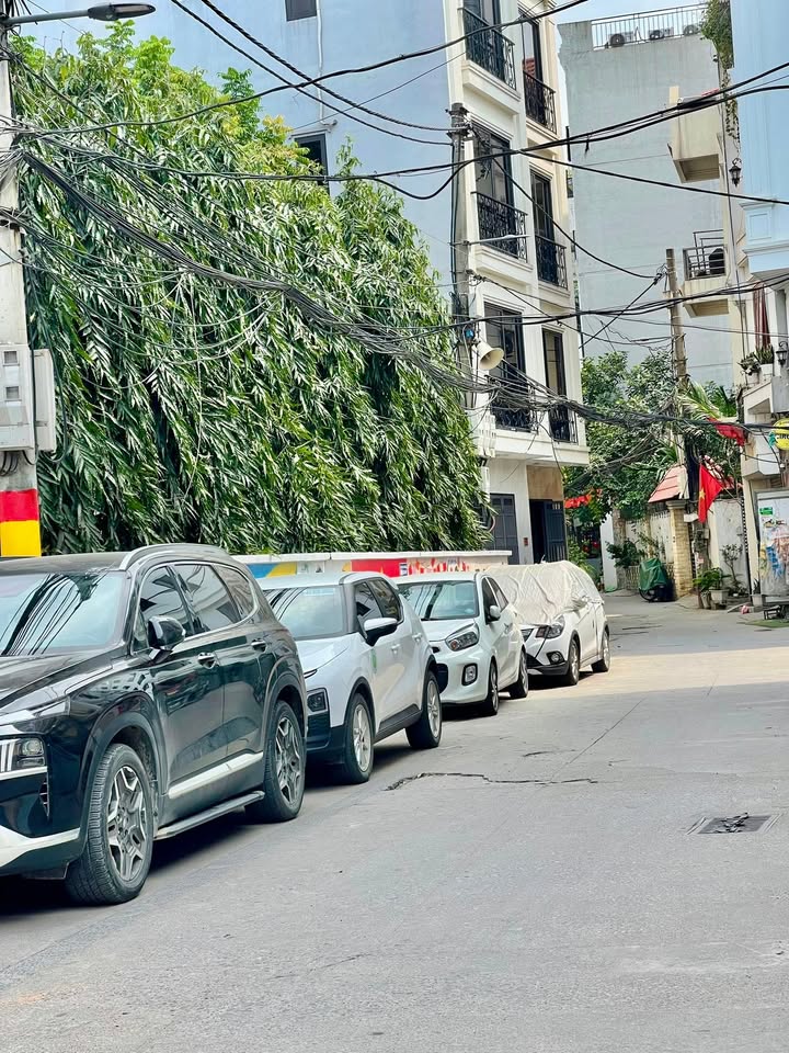 Nhà Phường Bồ Đề 42m² 4 Tầng - Ô Tô Tránh, Sổ Đỏ Chính Chủ