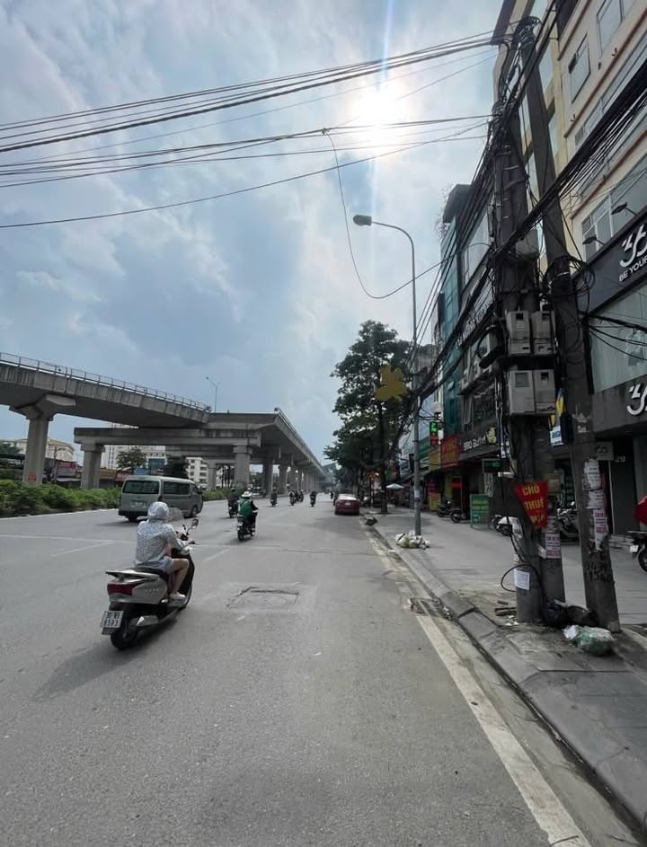 Bán Căn Hộ Nhổn 41m² Giá 5 Tỷ - Sát Đại học Công Nghiệp, Dòng Tiền Ổn Định