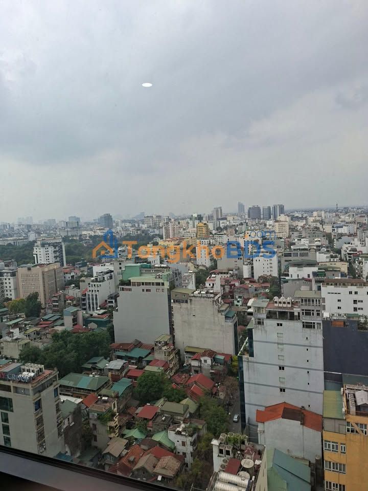 Cho thuê căn hộ 150m² Vincom Bà Triệu - 3PN đủ đồ, 33 triệu/tháng