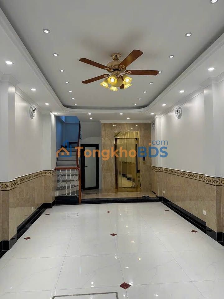 Nhà 7 Tầng Thang Máy Trung Tâm Chợ Ngọc Thụy - 45m² Full Nội Thất
