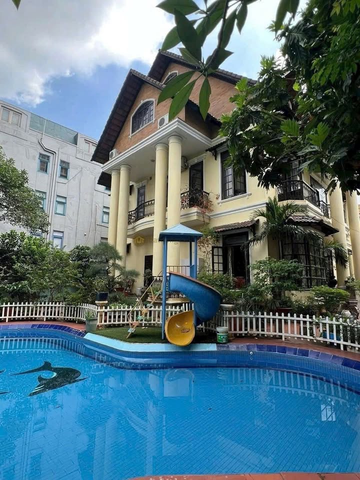 Villa Thảo Điền 32x20m, 636m² - 159 Tỷ, Hướng Đông Nam