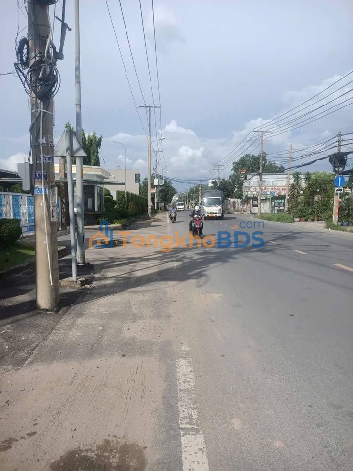 Nhà Mặt Tiền Kinh Doanh Đường Dương Công Khi, Hóc Môn - 111m², 5.8 Tỷ