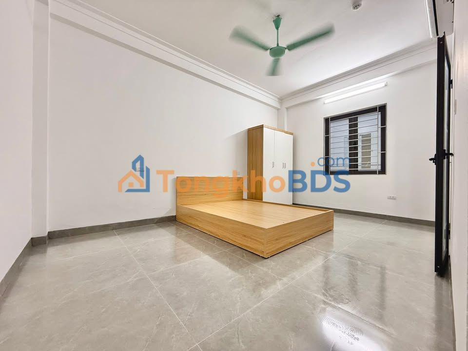 Thuê Căn Hộ Kim Giang 3.9 Tỷ/Tháng - Bếp Riêng, Ban Công Thoáng