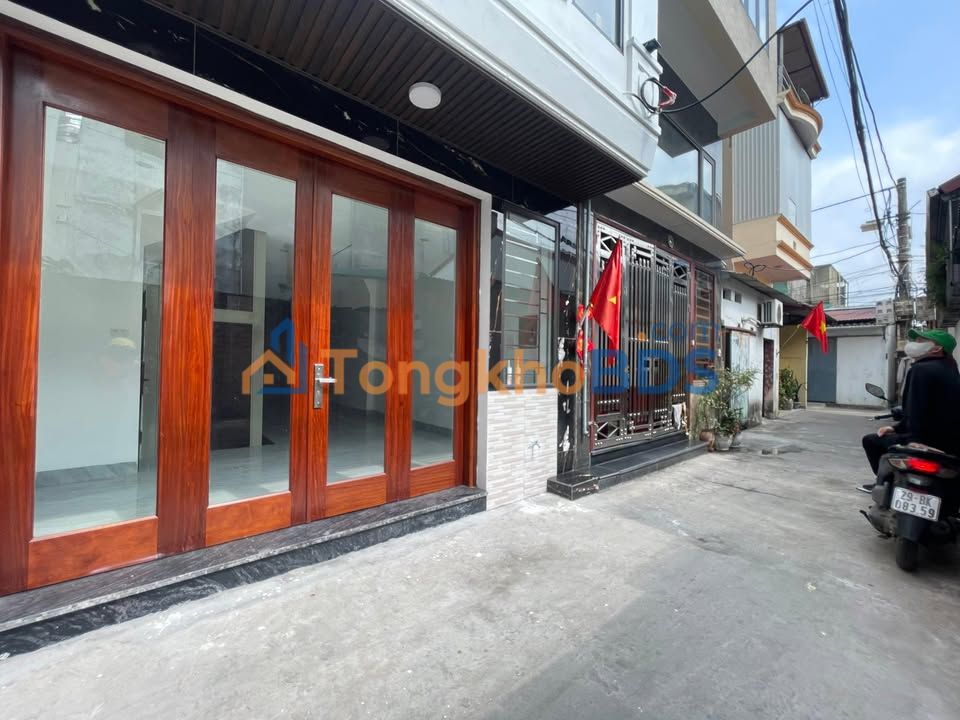 Nhà 2 Mặt Tiền Việt Hưng, Long Biên - 40m² 4 Tầng Thang Máy, Ô Tô Vào Nhà