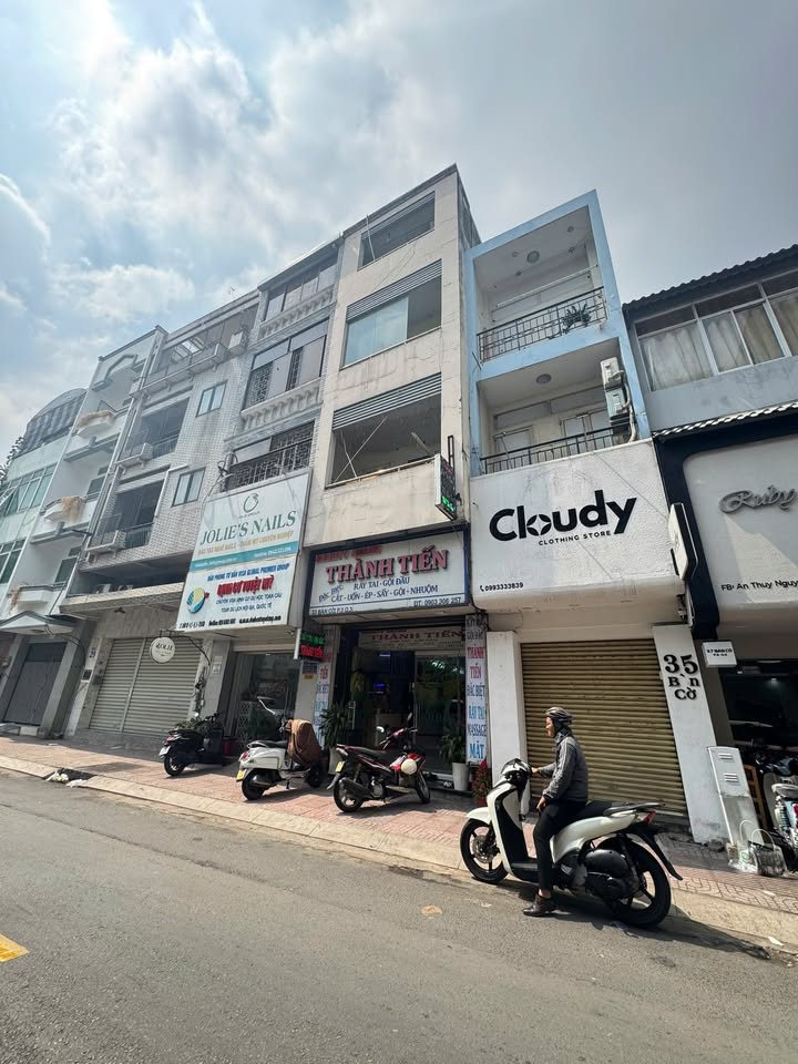 Nhà Mặt Tiền Kinh Doanh Q3 - Dòng Tiền 33 Triệu/Tháng - 14.7 Tỷ