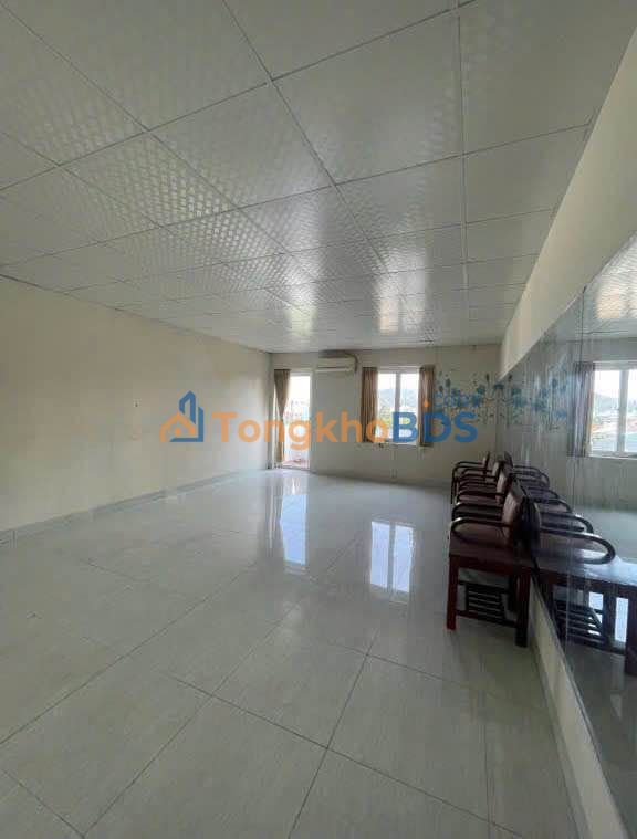 Cho thuê căn hộ 60m² Vĩnh Hoà, Nha Trang - Gần CĐ Du Lịch, Sẵn Ở/Văn Phòng