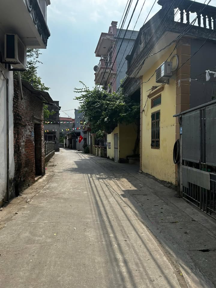 Bán Đất 142m² Thôn Hội, Phú Xuyên - Sổ Đỏ Sẵn Sàng, Giá Tốt