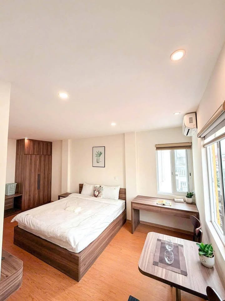 Bán Gấp Apartment 37m² Ngõ 690 Lạc Long Quân, Tây Hồ - 5 Studio Full Nội Thất