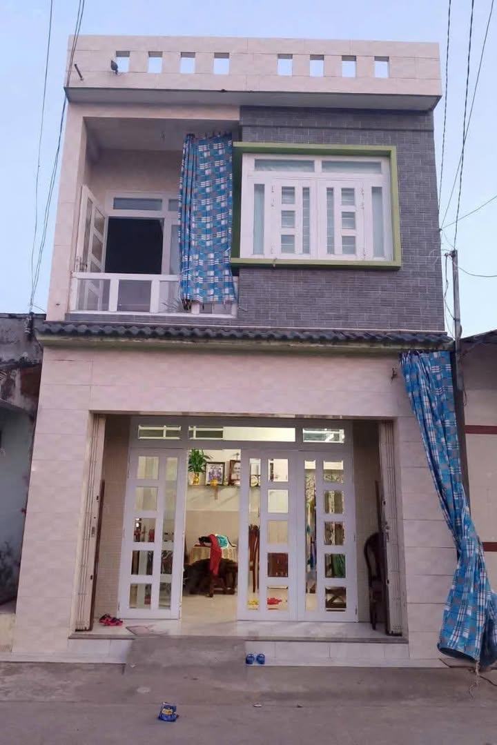 Nhà 2 Mặt Tiền 59m² Sổ Hồng - Ngay Chợ Bình Đại, Bến Tre - Giá 1.5 Tỷ