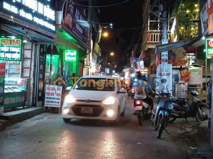 Nhà 4 Tầng Cầu Diễn 40m² - 7 Chỗ Đỗ Cửa, 3 Bước Ra Phố