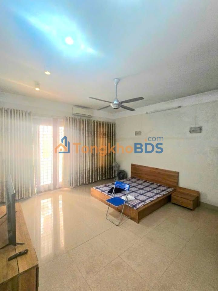 Nhà 104m² Võng Thị, Tây Hồ - 2 Mặt Ngõ, Ô Chờ Thang Máy, Giá 27.5 Tỷ