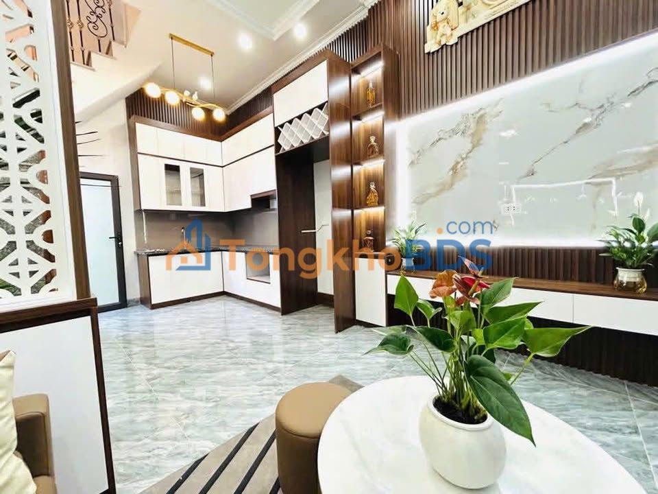 Nhà 30m² 5 Tầng Trung Tâm Hoàn Kiếm - Gần Nhà hát Lớn