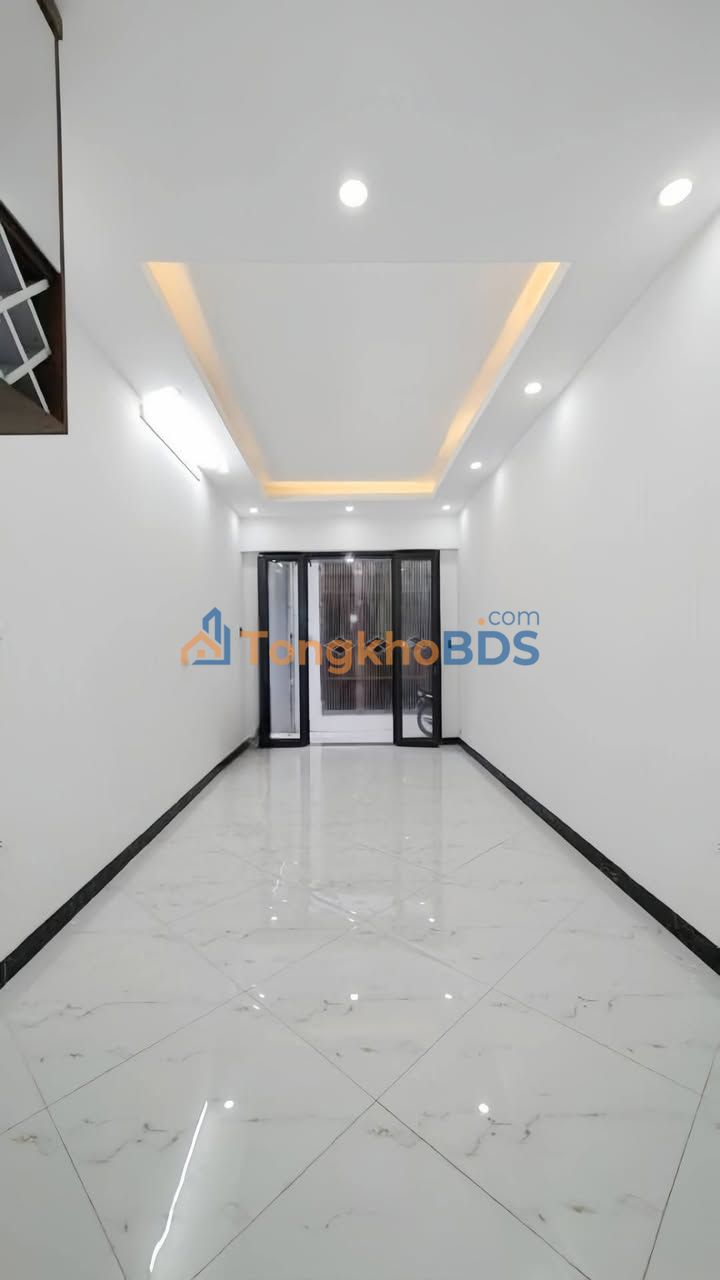 Nhà 5 Tầng Mới Xây 49m² Hoàng Mai - 6.5 Tỷ, Ô Tô Đỗ Cửa