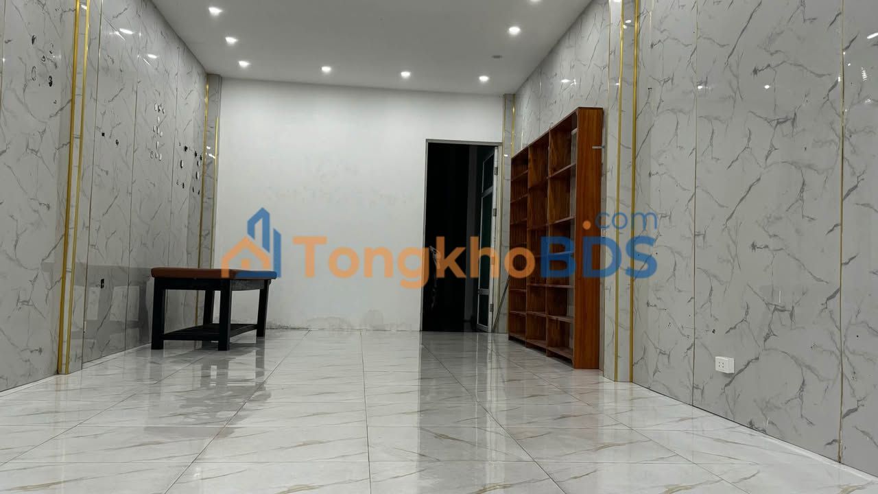 Mặt bằng KD tầng 1 Lê Thánh Tông, 100m² - Giá 7.5 triệu/tháng