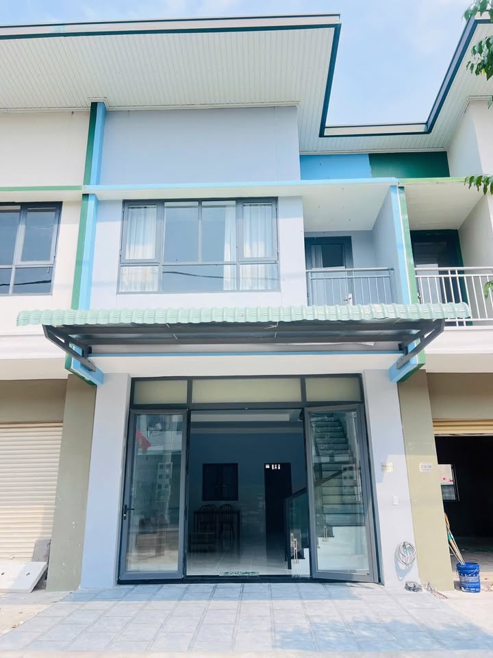 Nhà phố Oasis City, Bến Cát - 2PN, Full Nội thất, Giá 8 Triệu/tháng