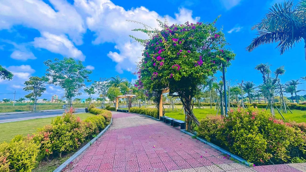 Đất nền Đầm Sen, Đà Nẵng - 100m² Hướng Nam mát mẻ, gần công viên